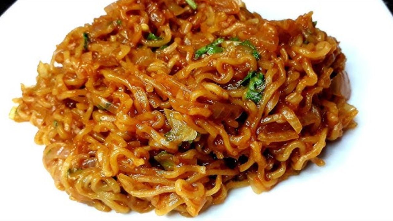 Chili Garlic Maggi Recipe