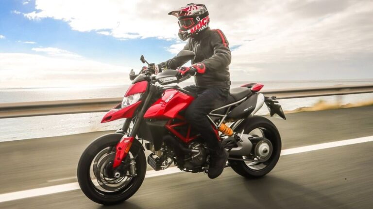 Ducati Hypermotard 950 – 937cc Testastretta Engine Combines Supermoto Styling and Explosive Performance