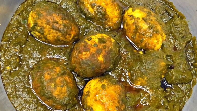 Egg Palak Curry