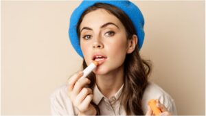 Homemade Lip Scrub – 5 Simple DIY Remedies to Heal Dry and Chapped Lips in Winter