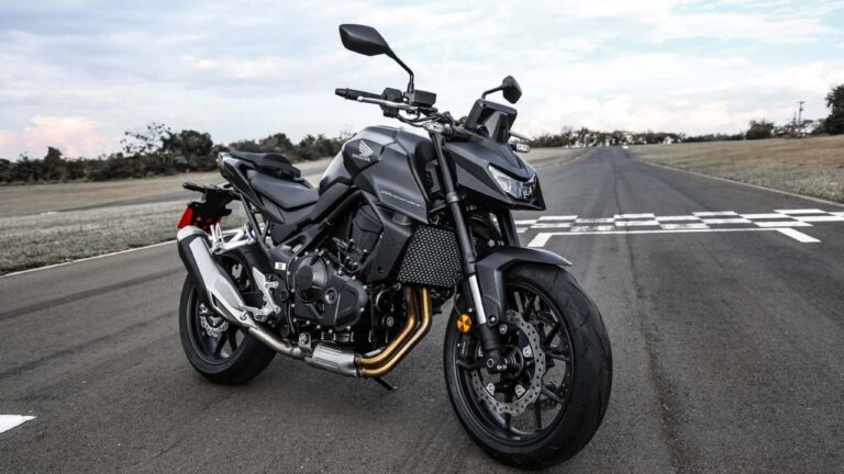 2026 model of the Honda CB750 Hornet is even more powerful, with a new e-Clutch system