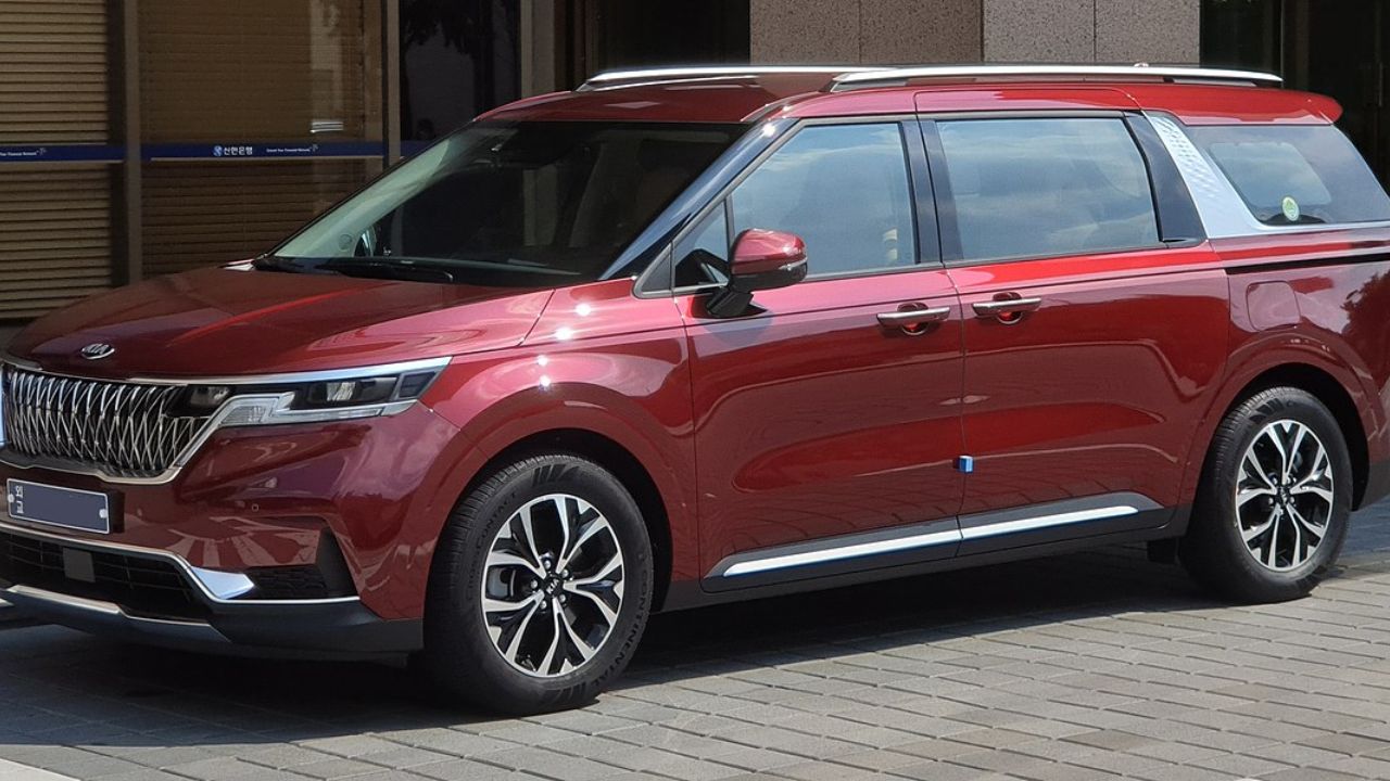 Kia Carnival: A luxury