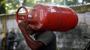 Domestic LPG Price Hike by Rs 60 amid war, Know the new rates in Business category