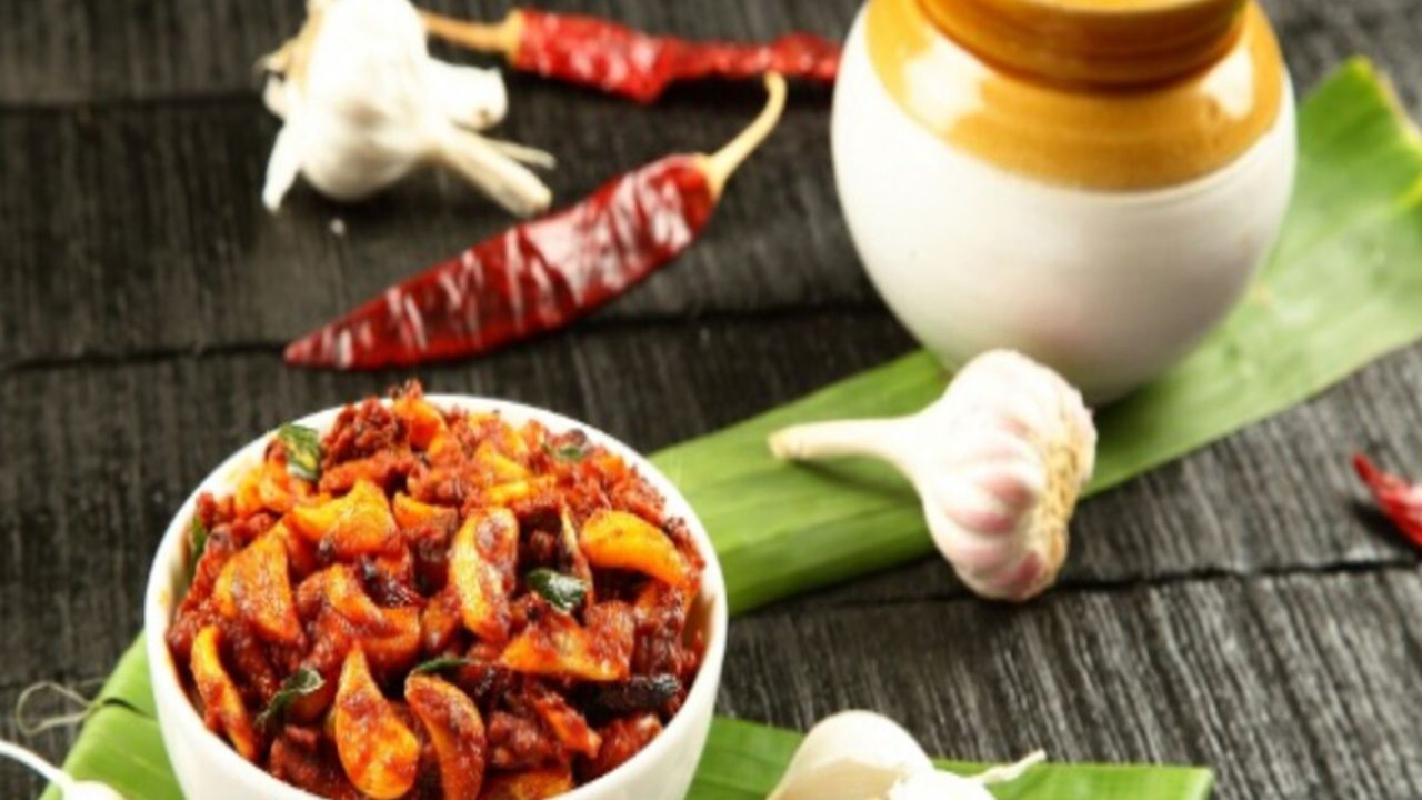 Lahsun Ka Achaar At Home