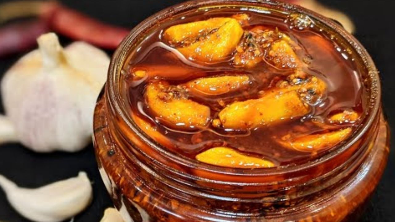 Lahsun Ka Achaar At Home