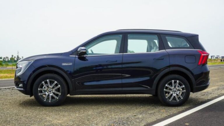 Mahindra XUV700: Powerful Performance, Luxurious Features, and Excellent Design