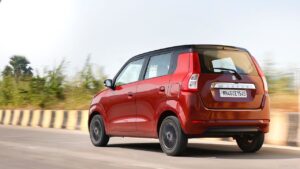 Maruti Wagon R- A family car with plenty of space and strong mileage in a low budget