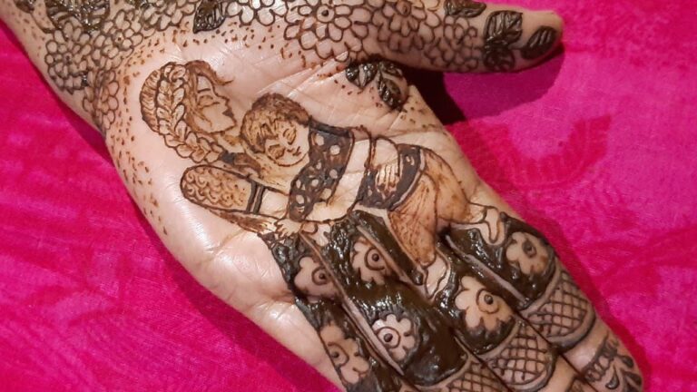 New Mother And Son Mehndi Designs 2025