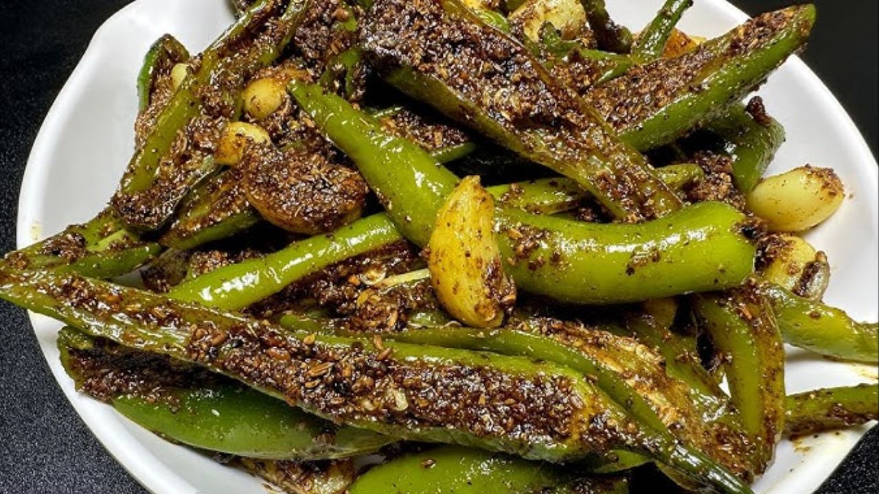 Rajasthani Hari Mirch Lehsun Ka Achar