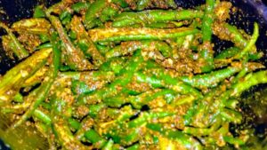 Prepare Rajasthani Hari Mirch Lehsun Ka Achar Easily at Home for Extra Flavor in Your Food