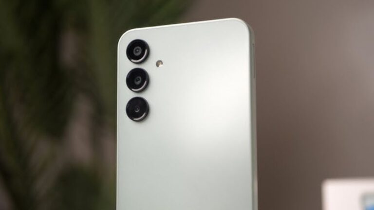 Want a Phone for Long-Term Use? Bring This Samsung 5G Phone with 6 Years of Updates