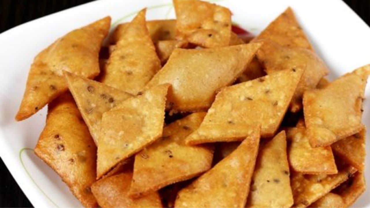 Suji Mathri and Namakpare Recipe