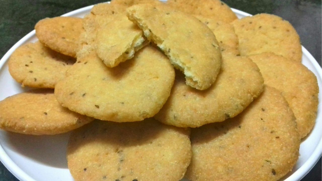 Suji Mathri and Namakpare Recipe
