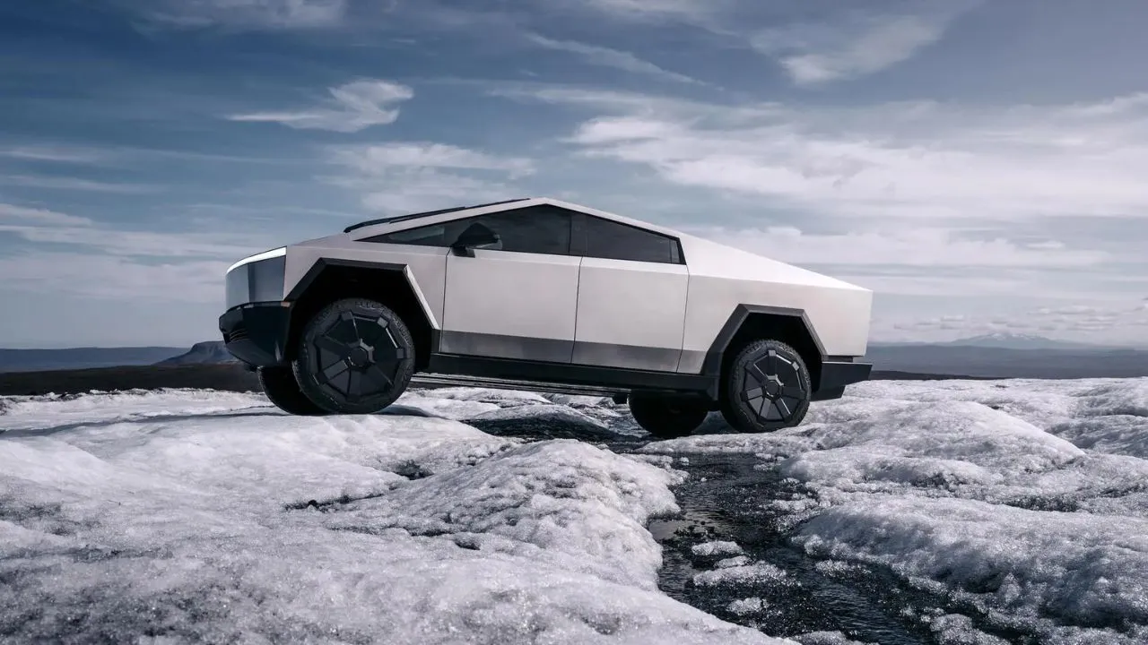 Tesla Cybertruck (1)