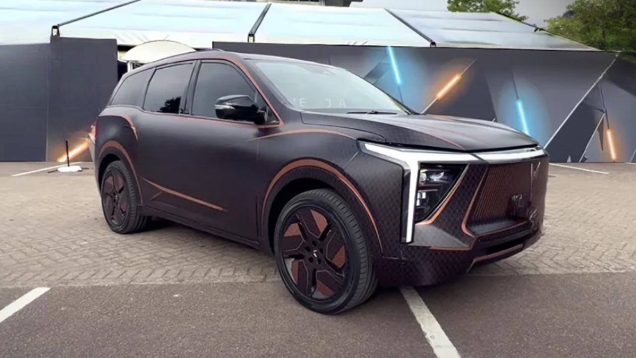 Top 7-Seater Electric SUVs In...