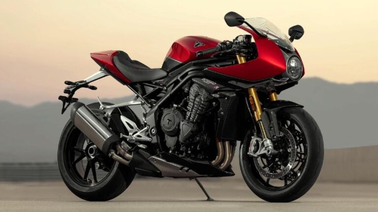 Triumph Thruxton 400 – Classic cafe-racer looks and powerful performance with a 398cc engine