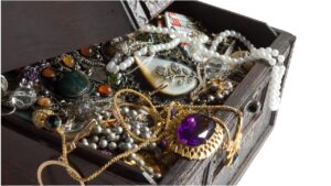Vastu Tips for Jewellery Placement – Right Directions to Keep Gold and Silver at Home