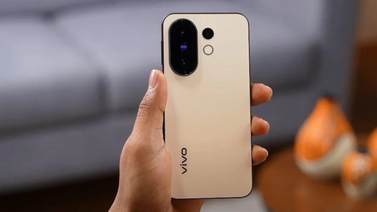 Vivo X300 FE Specs Leaked:...