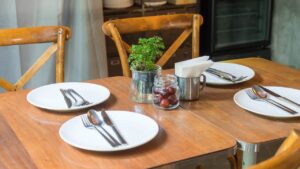 Vastu Tips: Know The Right Direction To Place Your Dining Area At Home