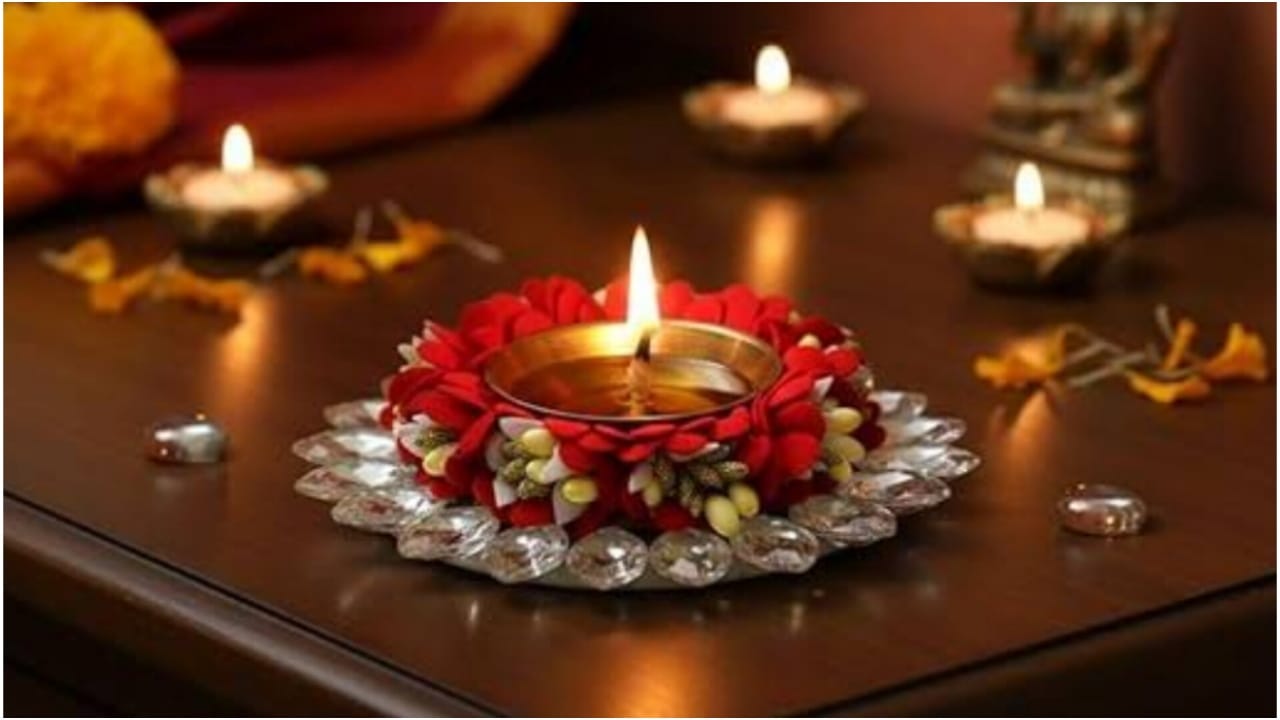 Evening Diya Ritual –