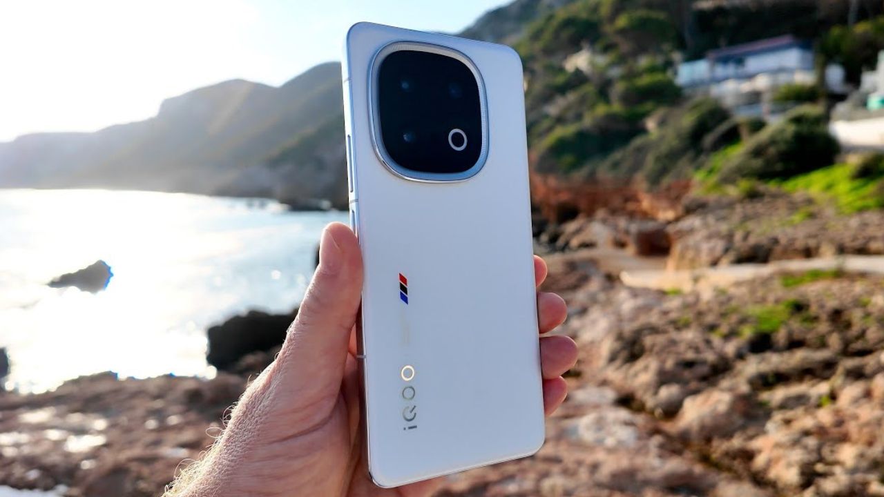 Why iQOO 13 Phone Is...