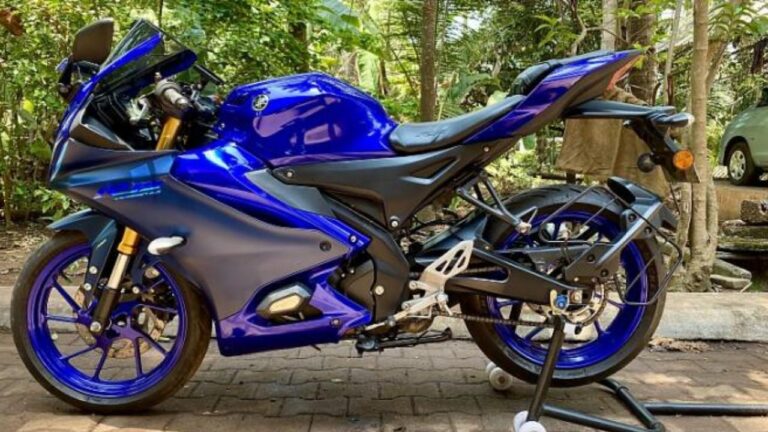 Yamaha R15 V4: Strong sports bike with new design, advance features and racing performance