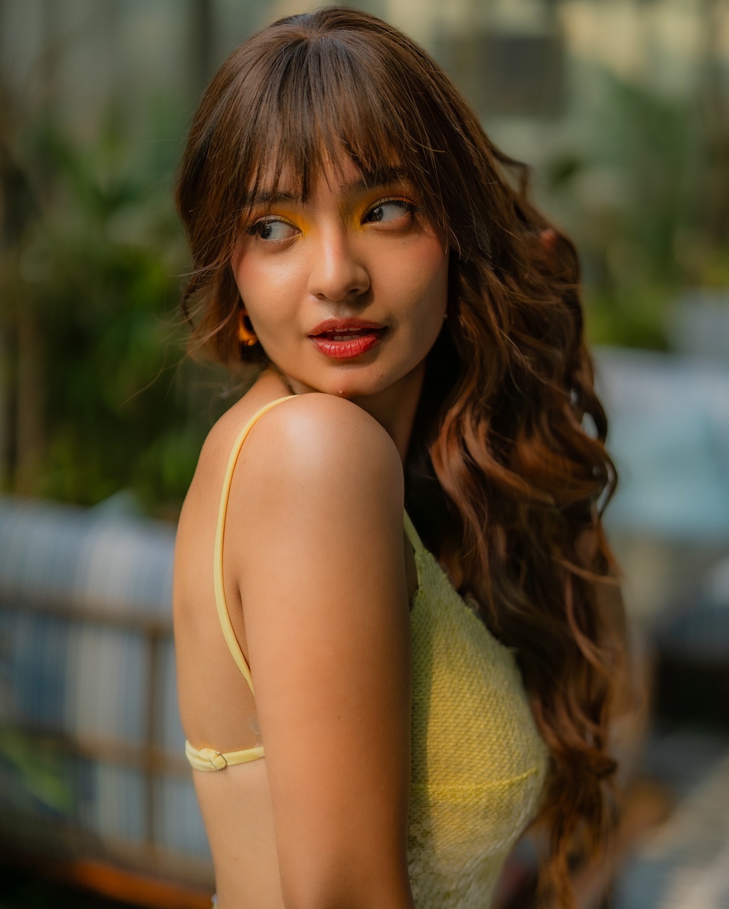 Anushka Sen Flaunts Bold Figure...