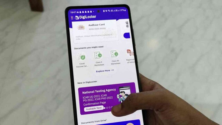 Keep Aadhaar, PAN, and Other Documents Safe in One App – Know Its Amazing Benefits