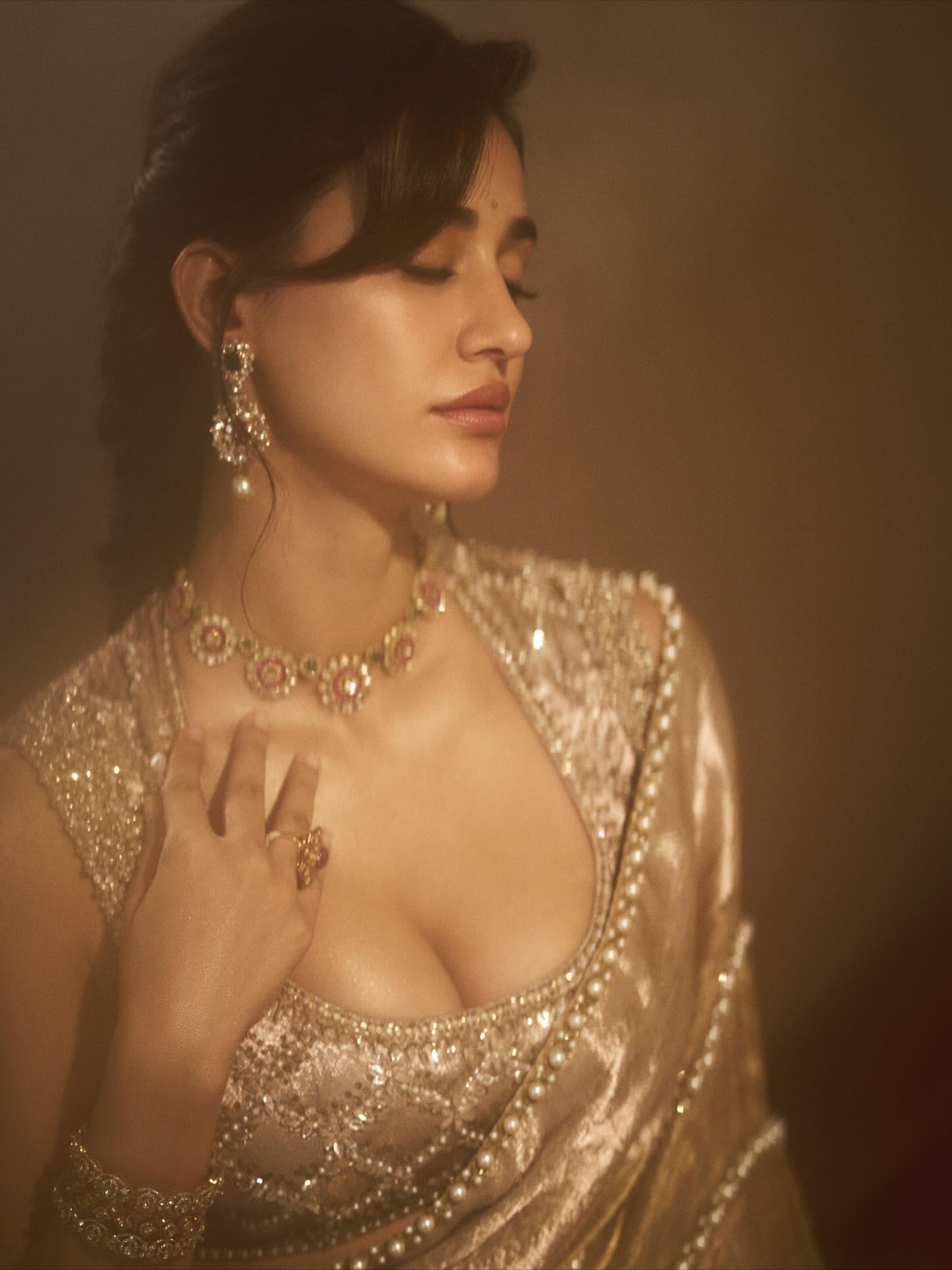 Disha Patani Gorgeous Golden Saree...