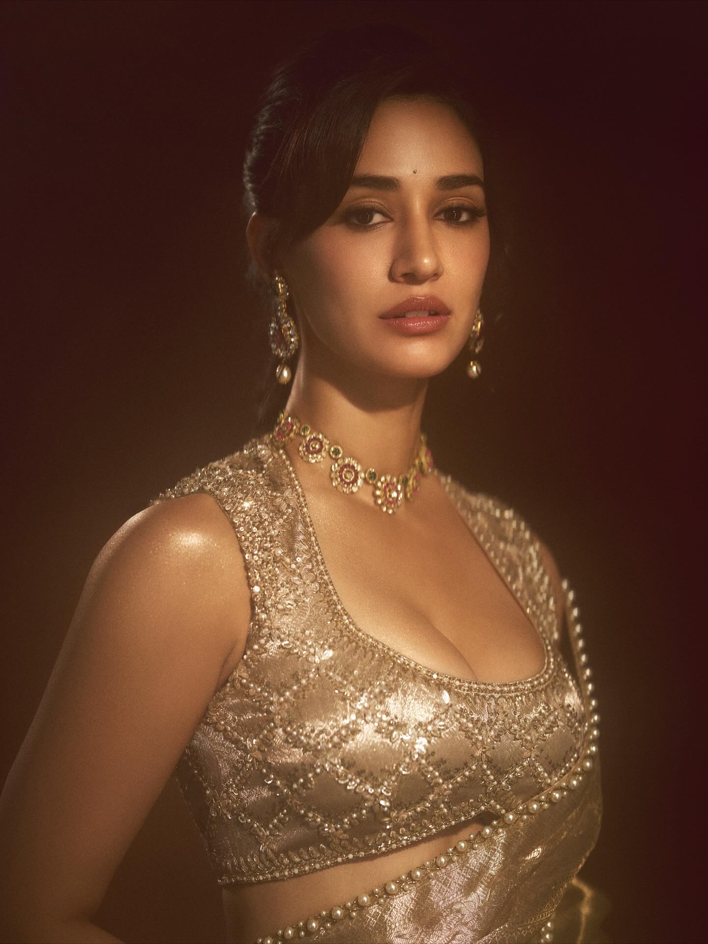 Disha Patani Gorgeous Golden Saree...