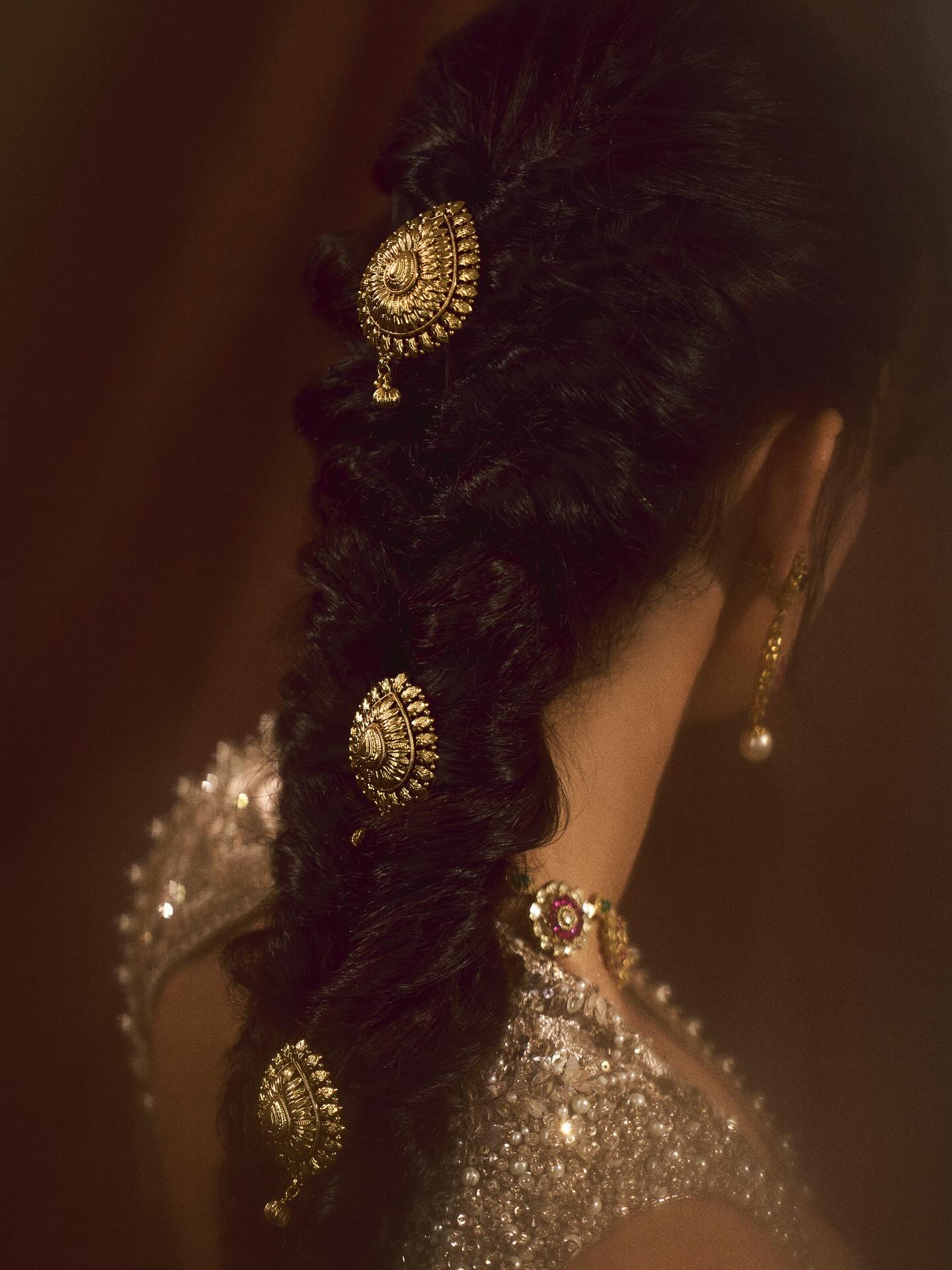 Disha Patani Gorgeous Golden Saree...