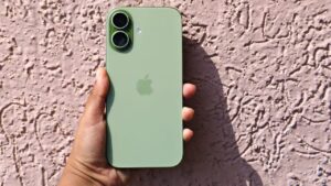 iPhone 17 At Rs 45,900 In Croma Black Friday Sale