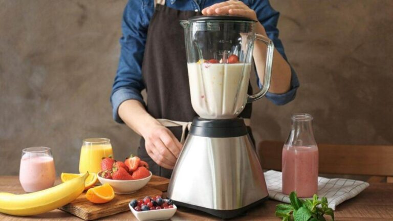 Branded Mixer Grinders With 1000 Watts Up to 54% Off on Amazon Offers