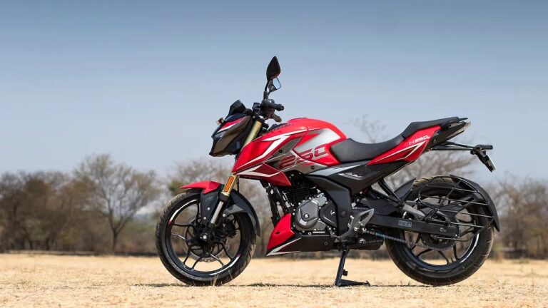 Bajaj Pulsar N250: A naked streetfighter with powerful performance and modern styling