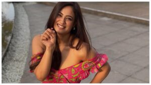 Shweta Tiwari Flaunts curvy Figure in Stunning Off-Shoulder Dress, Check Photos