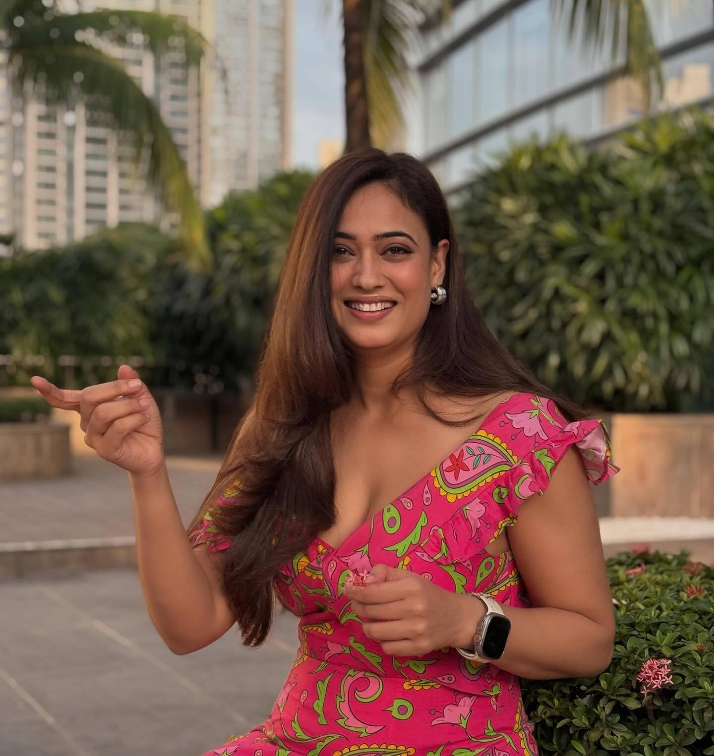 Shweta Tiwari Flaunts curvy Figure...