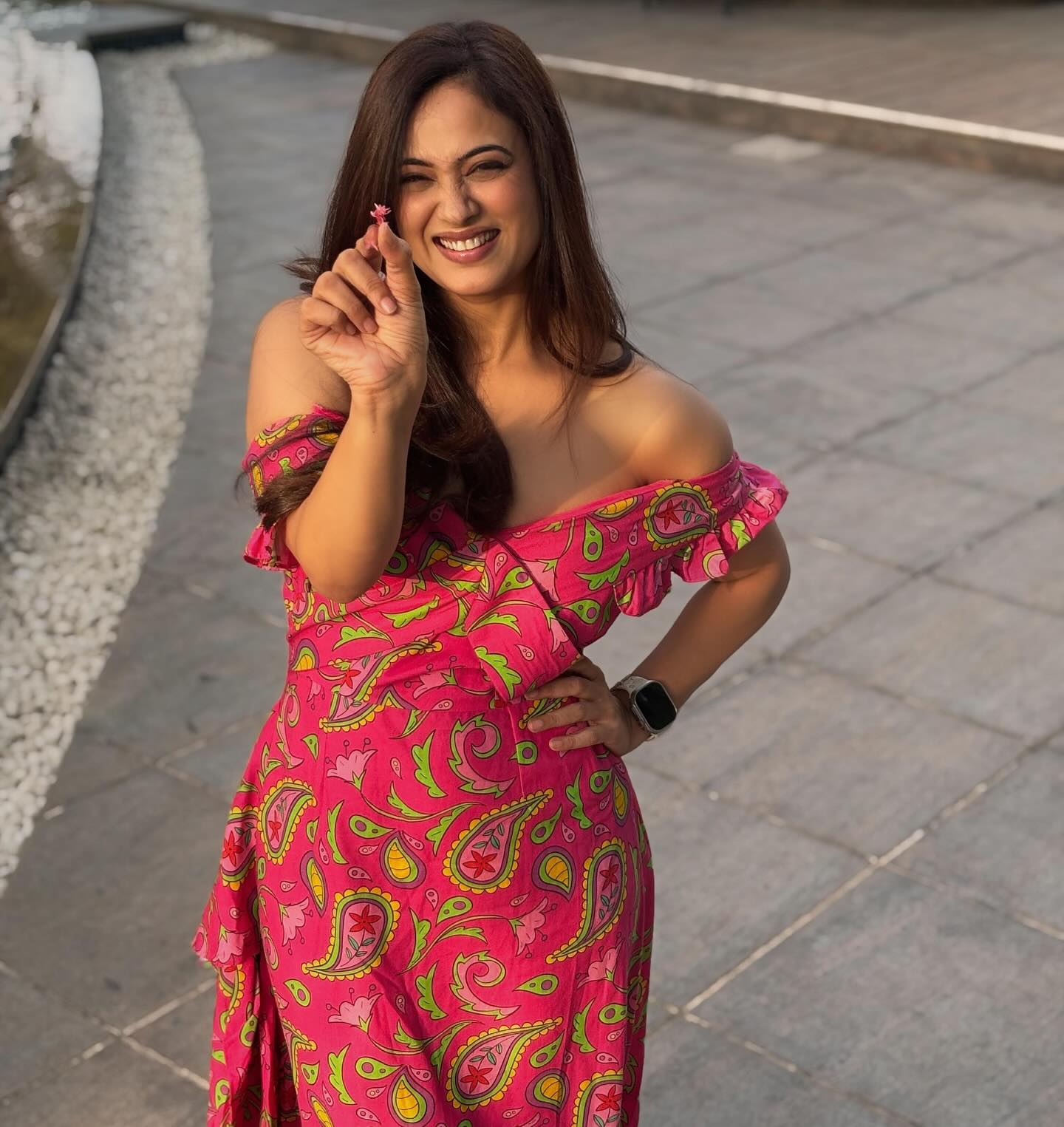 Shweta Tiwari Flaunts curvy Figure...