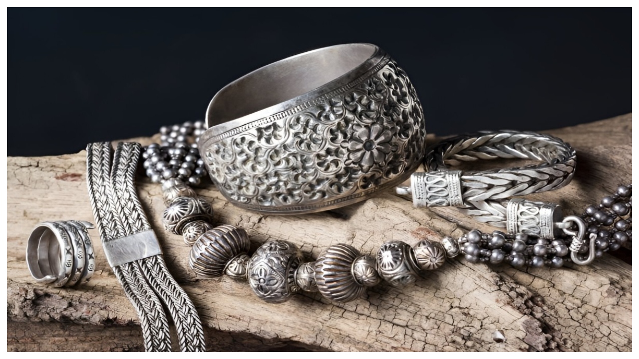 Silver Price Today – Check...