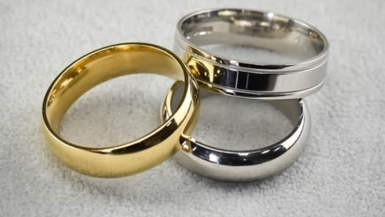 White Gold vs Yellow Gold...