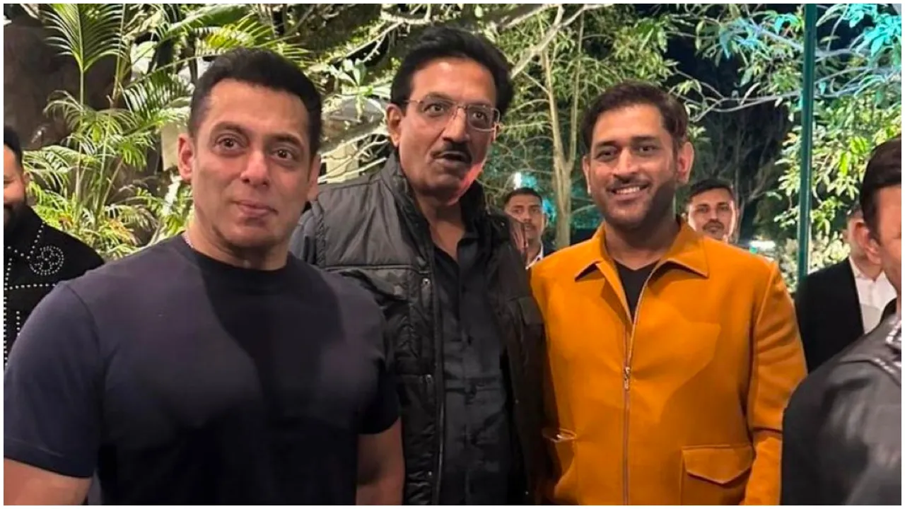 MS Dhoni with Salman Khan