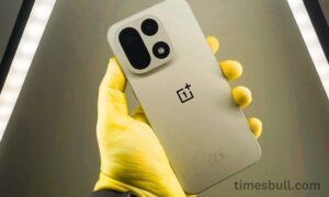 OnePlus 15- it was originally priced at ₹76,999, is now on sale for under ₹50,000 on Amazon