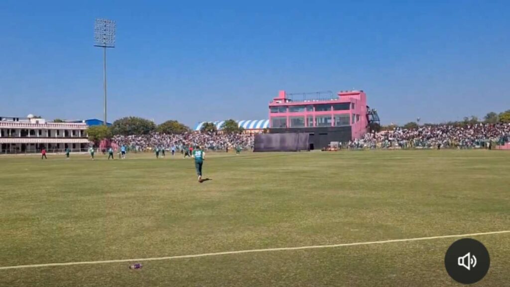 Watch: Rohit Sharma smashed a huge 6 in front of full pack stadium