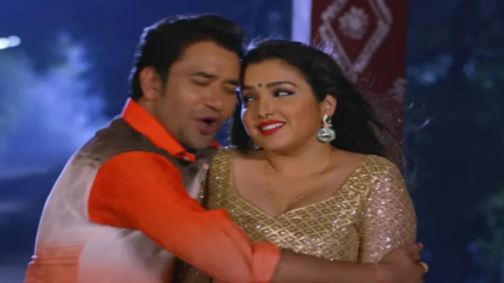 Bhojpuri Song – Must Watch Nirahua & Aamrapali Dubey Top Hit Steamy Romance Go Viral On Internet