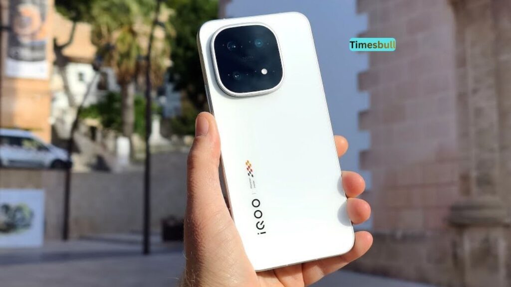 iQOO 15 Ultra to Pack a Large 2K E7 AMOLED Display