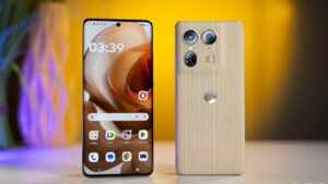 Motorola Edge 50 Pro Under Rs 25,000 On Amazon Sale With Water Shockproof!