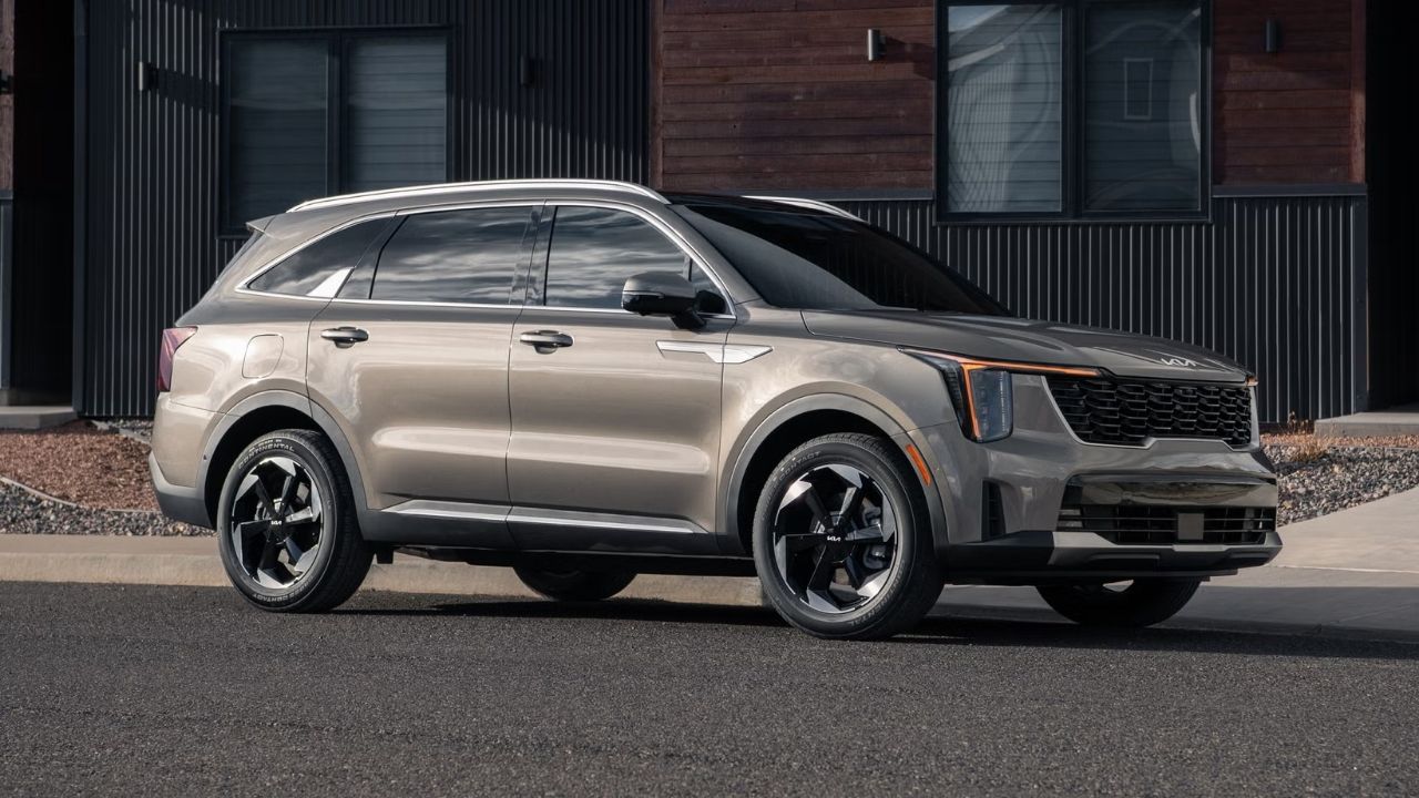 Kia Sorento 7-Seater Hybrid SUV...