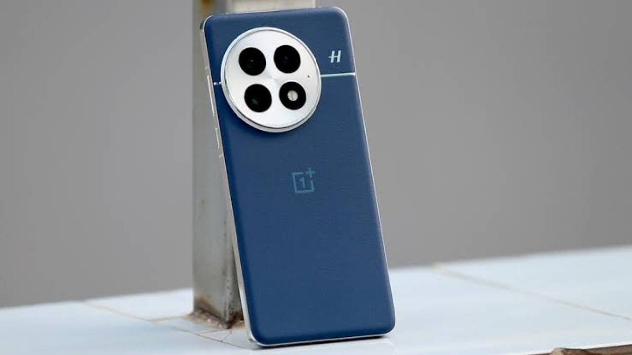 OnePlus 13 5G Available for...