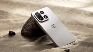 Buy OnePlus 15R At Just Rs 37999 with 7400mAh Battery, Grab This Deal Now!