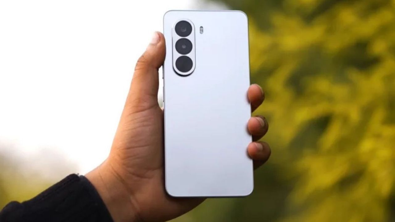 Realme P4x Ultra 5G Phone 1