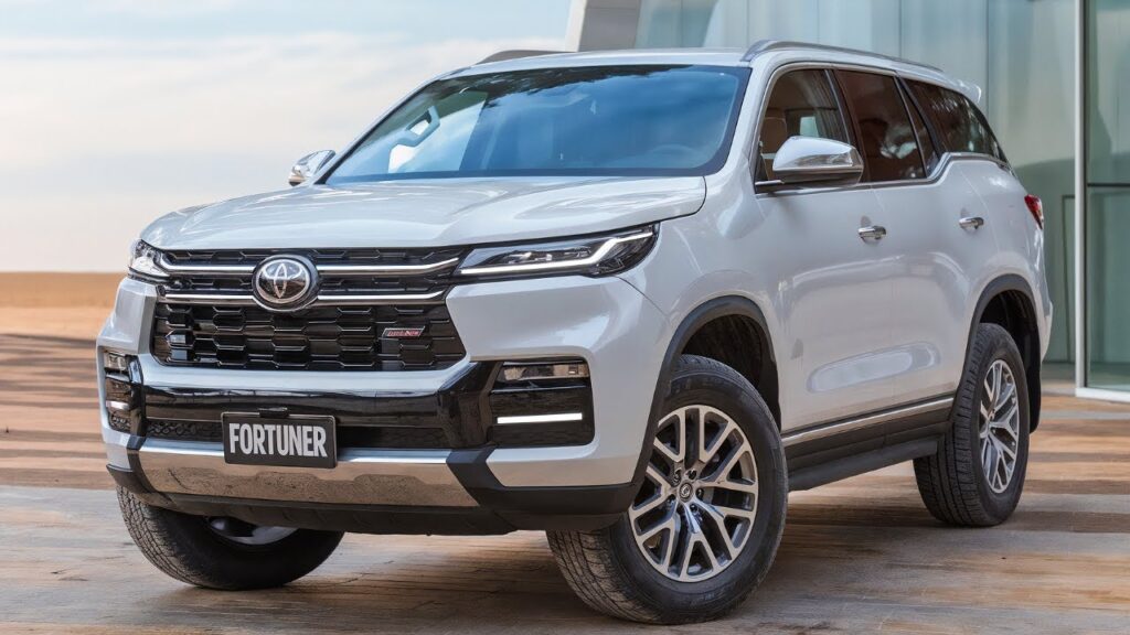 Toyota Fortuner Hybrid 2026 – Mileage, Hybrid System & Pricing Insight